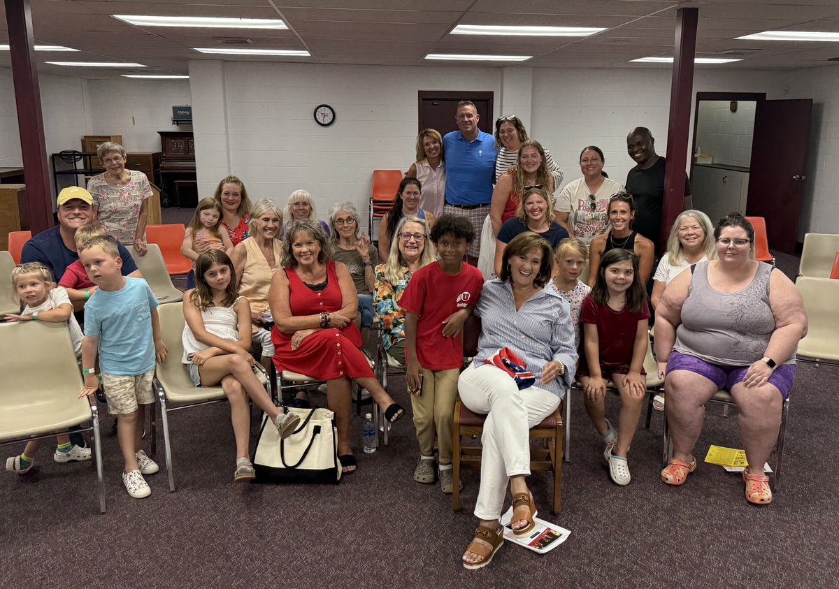 "First Ladies Make History" tour with <a href="/AnitaBMcBride/">Anita McBride</a> and @mcbridegigi continues this summer! Next stop: <a href="/MountVernon/">Mount Vernon</a> on 07/19. whitehousehistory.org/events/childre…

More stops in Martha's Vineyard, Nantucket, MA, and Jackson Hole.

📸: Photos from Vicksburg District Library + Anita McBride