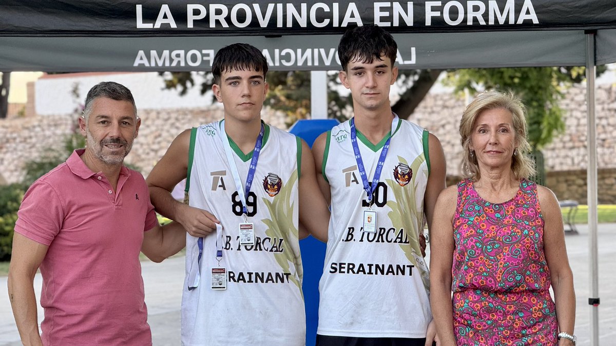 Ayuntamiento de Antequera (@aytoantequera) on Twitter photo 🏀 El XXXI Circuito Provincial de Baloncesto 3x3 hace parada en el Paseo Real de Antequera
Más de 100 deportistas participan en esta cita que promueve #deporte y #salud
Los concejales <a href="/juanrosasgallar/">Juan Rosas Gallardo</a> y María Enrile acompañan a los jugadores
#Antequera es #MásCiudad 🏀 El XXXI Circuito Provincial de Baloncesto 3x3 hace parada en el Paseo Real de Antequera
Más de 100 deportistas participan en esta cita que promueve #deporte y #salud
Los concejales <a href="/juanrosasgallar/">Juan Rosas Gallardo</a> y María Enrile acompañan a los jugadores
#Antequera es #MásCiudad