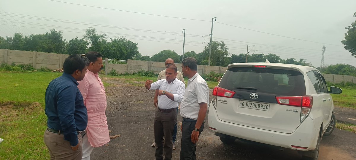 Deputy Collector & SDM Kheda (@sdmkheda) on Twitter photo આજ રોજ મહેમદાવાદમાં રેલવે ક્રોસિંગ નં ૨૮૨ તથા નગરપાલિકામાં નિર્માણાધીન નવા રેલવે ફ્લાયઑવર્સની કામગીરીનું નિરિક્ષણ કર્યું <a href="/collectorkheda/">Collector Kheda</a> <a href="/RacKheda/">Resident Additional Collector (RAC) , Kheda</a> <a href="/CMOGuj/">CMO Gujarat</a> <a href="/infokhedagog/">Info Kheda GoG</a> આજ રોજ મહેમદાવાદમાં રેલવે ક્રોસિંગ નં ૨૮૨ તથા નગરપાલિકામાં નિર્માણાધીન નવા રેલવે ફ્લાયઑવર્સની કામગીરીનું નિરિક્ષણ કર્યું <a href="/collectorkheda/">Collector Kheda</a> <a href="/RacKheda/">Resident Additional Collector (RAC) , Kheda</a> <a href="/CMOGuj/">CMO Gujarat</a> <a href="/infokhedagog/">Info Kheda GoG</a>