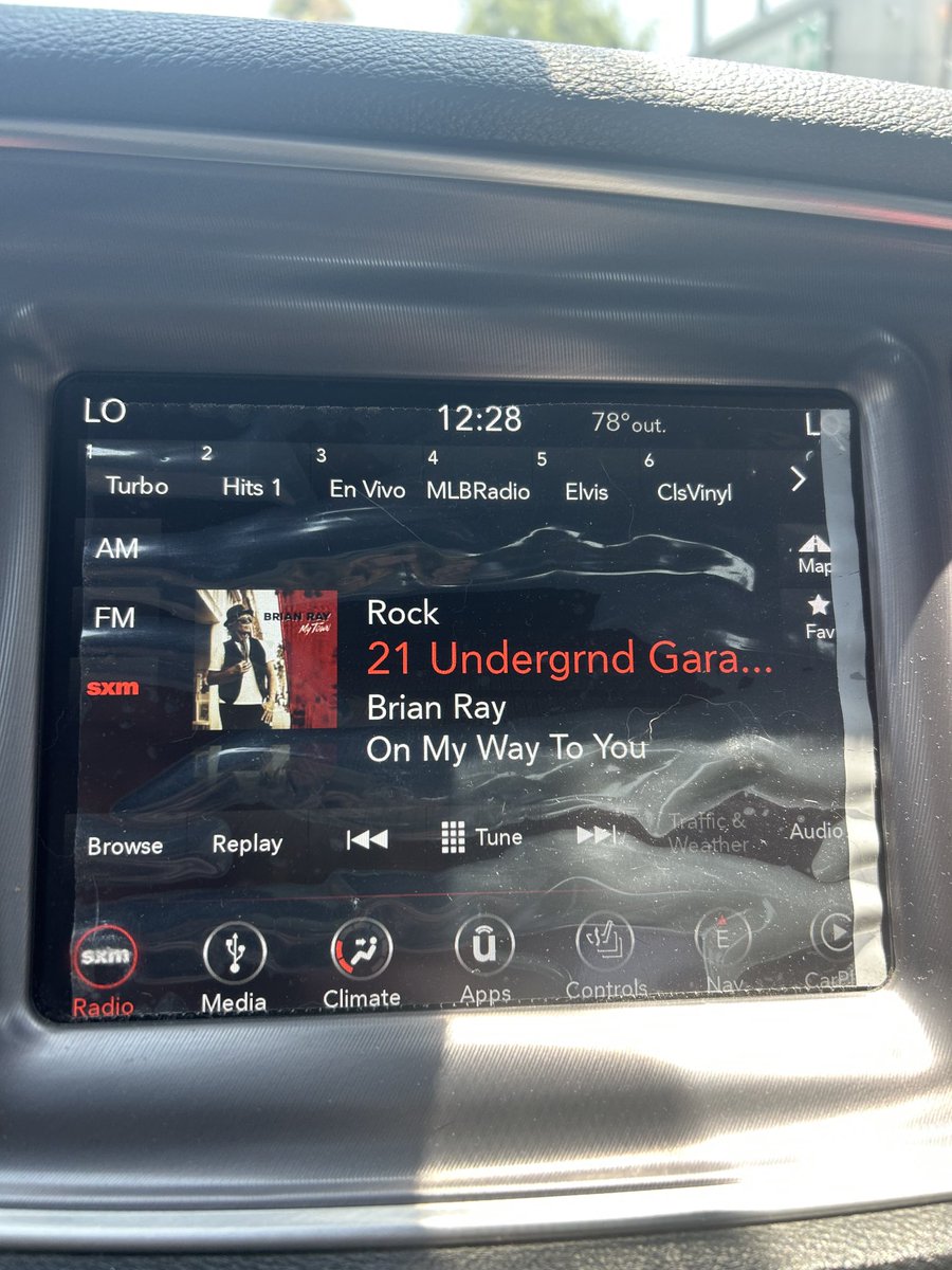 officialslimjim's tweet image. Go get ‘em @brianrayguitar
Rocking Regards, SJP 😺☘️🥁📻🎸