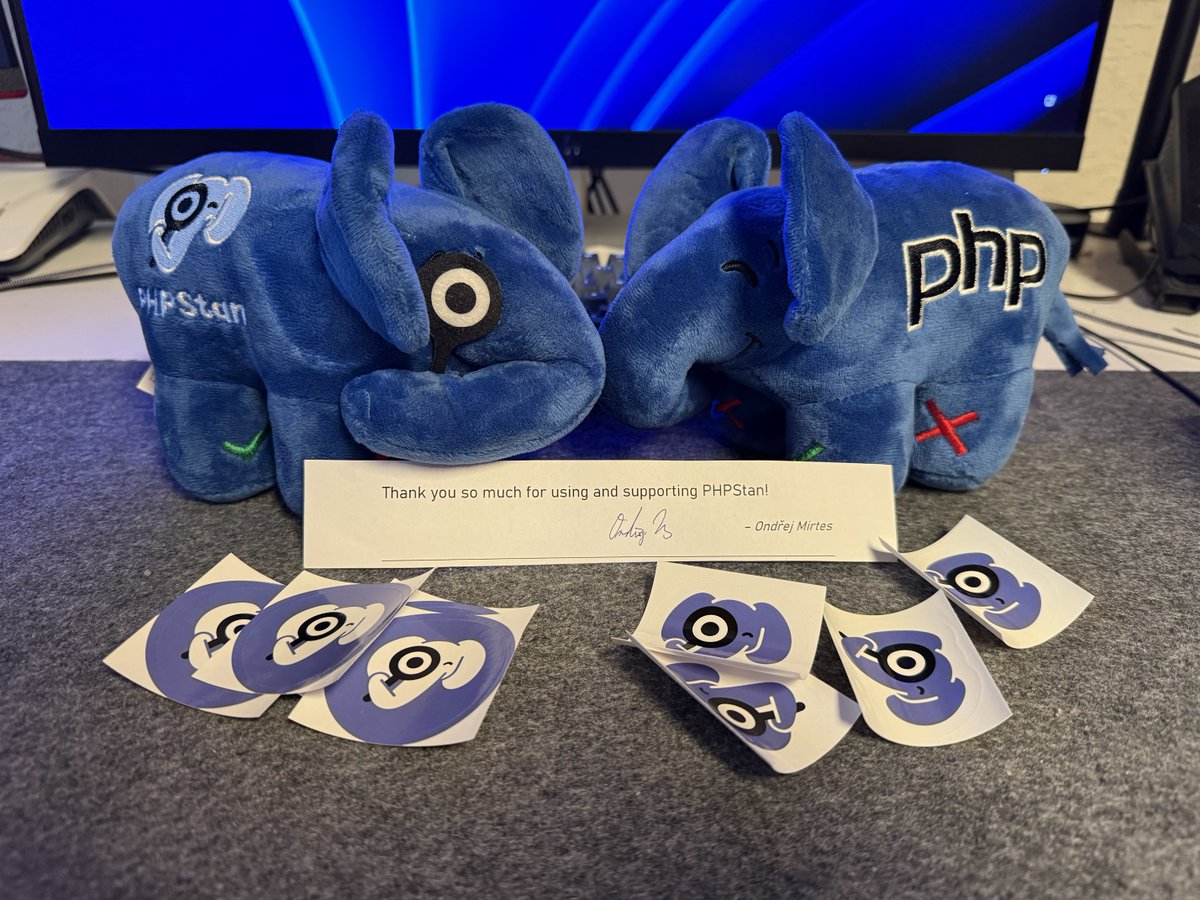 LinusBenkner's tweet image. hey look what just arrived! That’s so cool @phpstan 🎉