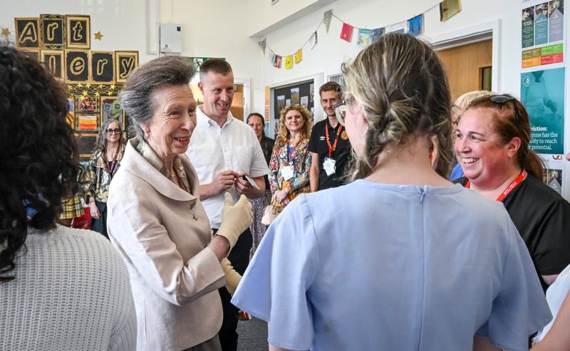 Julie Spence, Lord Lieutenant Cambridgeshire (@lord_lt_cambs) on Twitter photo A brilliant day with HRH The Princess Royal <a href="/RoyalFamily/">The Royal Family</a> who opened the brand new drug discovery centre for <a href="/Insmed/">Insmed</a> <a href="/BabrahamUK/">Babraham Research Campus</a>. She toured the facility & spoke to the amazing analysts and scientists working to improve the lives of patients with rare genetic diseases.
HRH then A brilliant day with HRH The Princess Royal <a href="/RoyalFamily/">The Royal Family</a> who opened the brand new drug discovery centre for <a href="/Insmed/">Insmed</a> <a href="/BabrahamUK/">Babraham Research Campus</a>. She toured the facility & spoke to the amazing analysts and scientists working to improve the lives of patients with rare genetic diseases.
HRH then