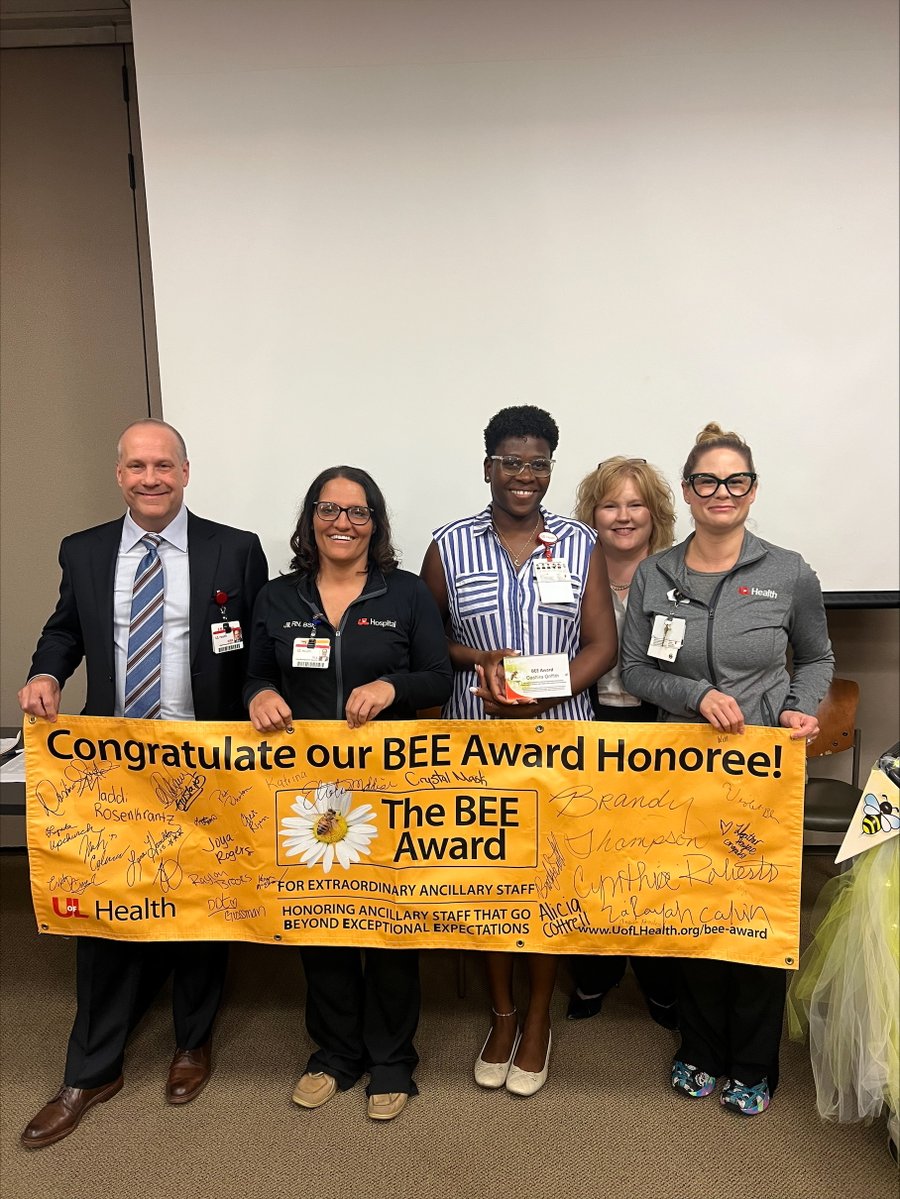 UofLHealth's tweet image. 🌟🐝 Join us in recognizing Jewish Hospital&apos;s recent BEE Award recipient, Dashira Griffith. Dashira, who works in case management, was nominated by the family member of a patient who spent nearly three weeks in the hospital.

The nominator described Dashira as “an asset to the…