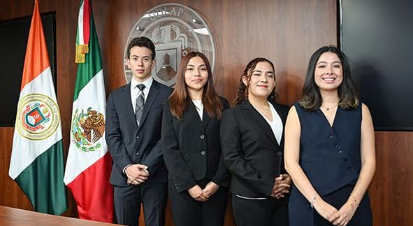 🎓🇲🇽 Estudiantes de la UDLAP representarán a México en la final continental de la competencia de Derecho Internacional Privado de ASADIP. ¡Orgullo poblano brillando en grande!
#UDLAP #OrgulloMexicano #DerechoInternacional #ASADIP #Puebla #UltraNoticiasPuebla #FernandoCanales