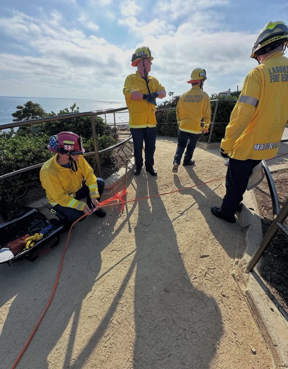 RivianUpdates's tweet image. This Laguna Beach Rivian Lifeguard vehicle was used as an anchor point for the rescuer's belay line for a victim stuck along a cliff.
“Our lifeguard vehicles have the ability to act as anchor points for technical rescue situations such as a coastal cliff rescue 👏”