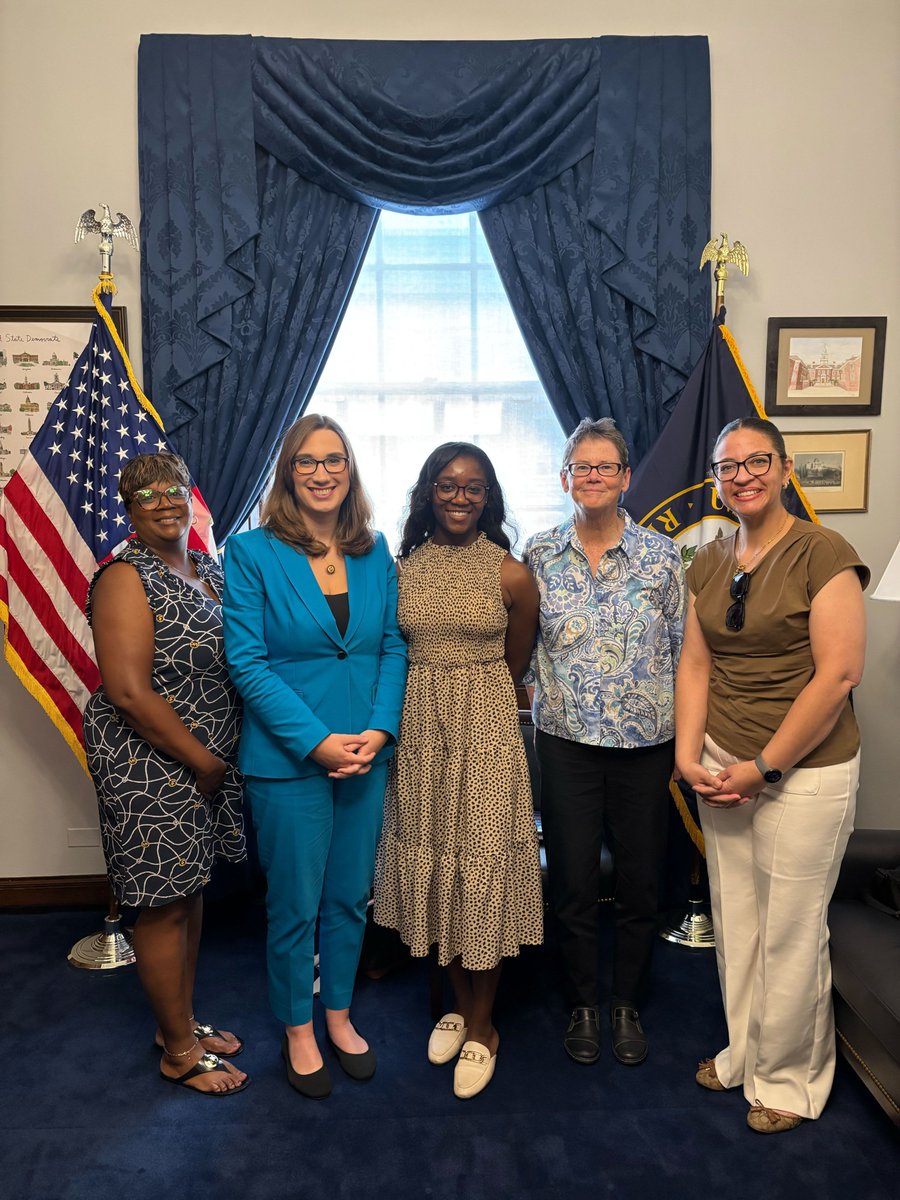 Rep_McBride's tweet image. I was proud to meet with advocates from the Delaware Coalition Against Domestic Violence recently who shared their stories of struggle and strength.
They are using their voices to push for housing protections and funding for programs and services that keep women and families…