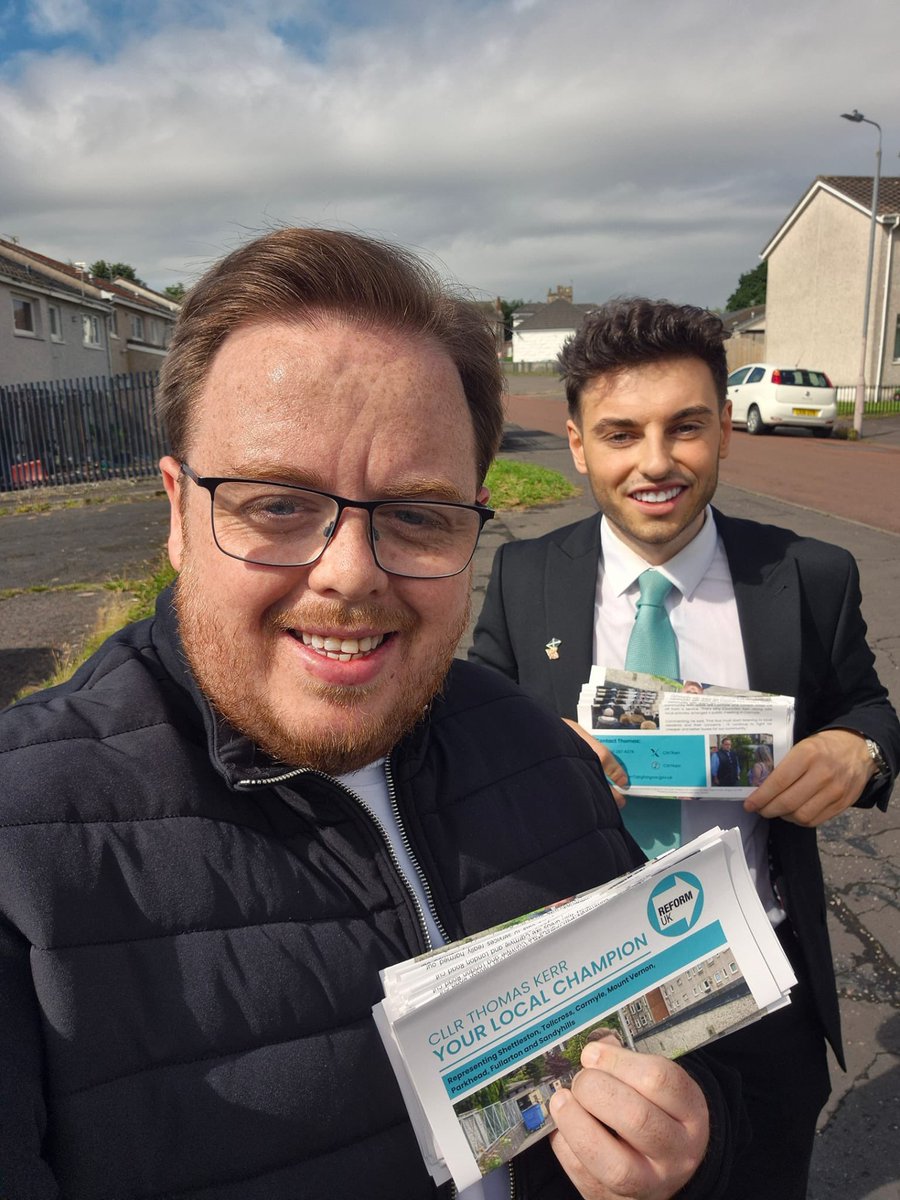 JamieMcGuire__'s tweet image. Out leafleting in Carmyle today with @CllrTKerr — a great local voice who’s always standing up for his community.