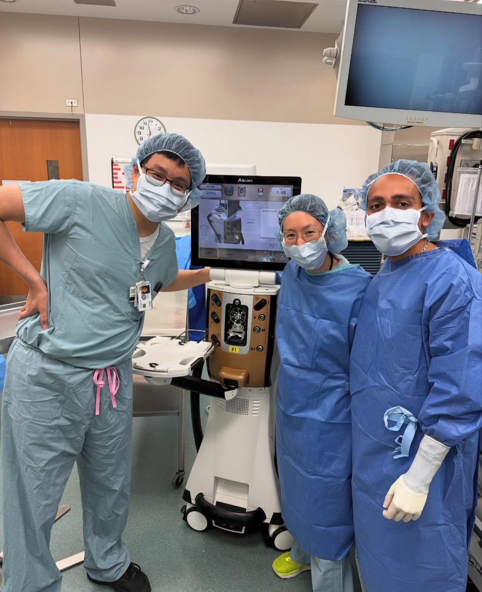 NMOphthalmology's tweet image. Recent MIGS cases at the VA! PGY-4, Kevin Zhang, MD, PhD, with our attending physician, Jessica Minjy Kang, MD, and newest #ophthalmology intern, Natan Hekmatjah, MD, using the SION goniotomy.
@NUFeinbergMed @McGawGME