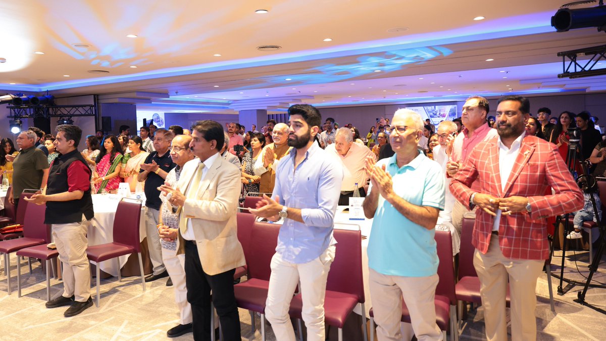 Chief Minister, MP (@cmmadhyapradesh) on Twitter photo рдореБрдЦреНрдпрдордВрддреНрд░реА рдбреЙ. рдореЛрд╣рди рдпрд╛рджрд╡ рдиреЗ рдмрд╛рд░реНрд╕рд┐рд▓реЛрдирд╛, рд╕реНрдкреЗрди рдореЗрдВ рдкреНрд░рд╡рд╛рд╕реА рднрд╛рд░рддреАрдп рд╕рдореБрджрд╛рдп рд╕реЗ рдЖрддреНрдореАрдп рд╕рдВрд╡рд╛рдж рдХрд┐рдпрд╛ред рдЗрд╕ рдЕрд╡рд╕рд░ рдкрд░ рдореБрдЦреНрдпрдордВрддреНрд░реА рдбреЙ. рдпрд╛рджрд╡ рдиреЗ рдордзреНрдпрдкреНрд░рджреЗрд╢ рдореЗрдВ рд╣реЛ рд░рд╣реЗ рд╡рд┐рдХрд╛рд╕ рдХрд╛рд░реНрдпреЛрдВ, рдирд┐рд╡реЗрд╢ рдХреЗ рдирдП рдЕрд╡рд╕рд░реЛрдВ, рд╕рд╛рдВрд╕реНрдХреГрддрд┐рдХ рд╡рд┐рд░рд╛рд╕рдд рдФрд░ рд╡реИрд╢реНрд╡рд┐рдХ рдордВрдЪ рдкрд░ рд░рд╛рдЬреНрдп рдХреА рдмрдврд╝рддреА рдЙрдкрд╕реНрдерд┐рддрд┐ рдХреА рдЬрд╛рдирдХрд╛рд░реА рд╕рд╛рдЭрд╛ рдХреАред рдореБрдЦреНрдпрдордВрддреНрд░реА рдбреЙ. рдореЛрд╣рди рдпрд╛рджрд╡ рдиреЗ рдмрд╛рд░реНрд╕рд┐рд▓реЛрдирд╛, рд╕реНрдкреЗрди рдореЗрдВ рдкреНрд░рд╡рд╛рд╕реА рднрд╛рд░рддреАрдп рд╕рдореБрджрд╛рдп рд╕реЗ рдЖрддреНрдореАрдп рд╕рдВрд╡рд╛рдж рдХрд┐рдпрд╛ред рдЗрд╕ рдЕрд╡рд╕рд░ рдкрд░ рдореБрдЦреНрдпрдордВрддреНрд░реА рдбреЙ. рдпрд╛рджрд╡ рдиреЗ рдордзреНрдпрдкреНрд░рджреЗрд╢ рдореЗрдВ рд╣реЛ рд░рд╣реЗ рд╡рд┐рдХрд╛рд╕ рдХрд╛рд░реНрдпреЛрдВ, рдирд┐рд╡реЗрд╢ рдХреЗ рдирдП рдЕрд╡рд╕рд░реЛрдВ, рд╕рд╛рдВрд╕реНрдХреГрддрд┐рдХ рд╡рд┐рд░рд╛рд╕рдд рдФрд░ рд╡реИрд╢реНрд╡рд┐рдХ рдордВрдЪ рдкрд░ рд░рд╛рдЬреНрдп рдХреА рдмрдврд╝рддреА рдЙрдкрд╕реНрдерд┐рддрд┐ рдХреА рдЬрд╛рдирдХрд╛рд░реА рд╕рд╛рдЭрд╛ рдХреАред