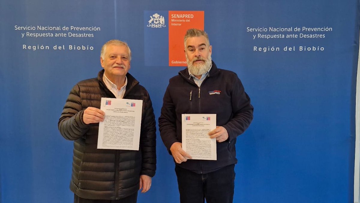 CONAFBiobio's tweet image. Hoy, #CONAF y @Senapred firmaron un convenio ✍️ para desarrollar un proyecto conjunto que busca modernizar el sistema de radiocomunicaciones de ambas instituciones 📡🤝
Esta herramienta es clave para fortalecer la coordinación ante emergencias como incendios forestales.