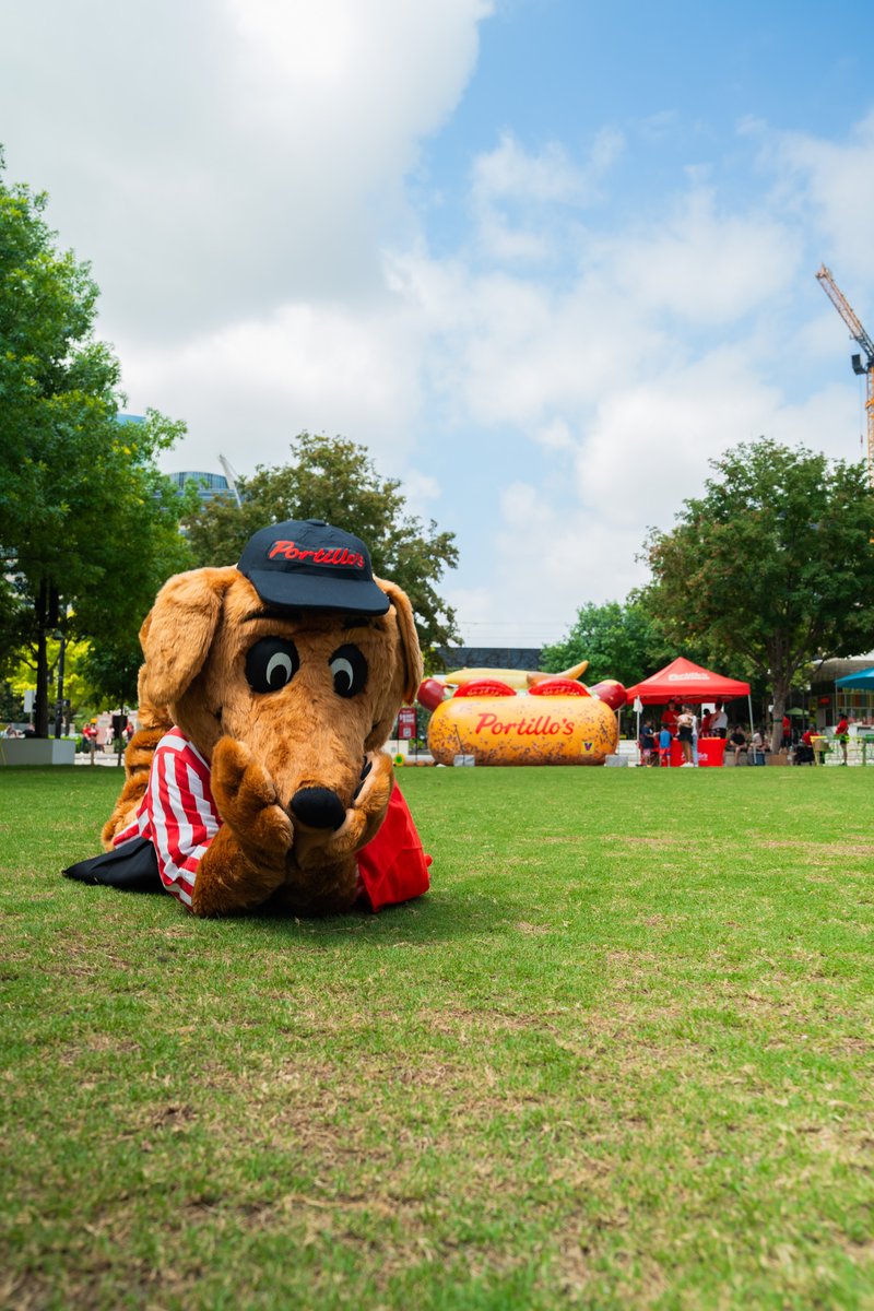 BeefBusOfficial's tweet image. Join the Beef Bus and the Portillo’s X @ViennaBeef 20 ft. long hot dog in Klyde Warren Park today from 4-9PM.

Stop by to see Pokey, snap a pic of the biggest hot dog you’ve ever seen, grab a bite to eat, and leave with some free swag!