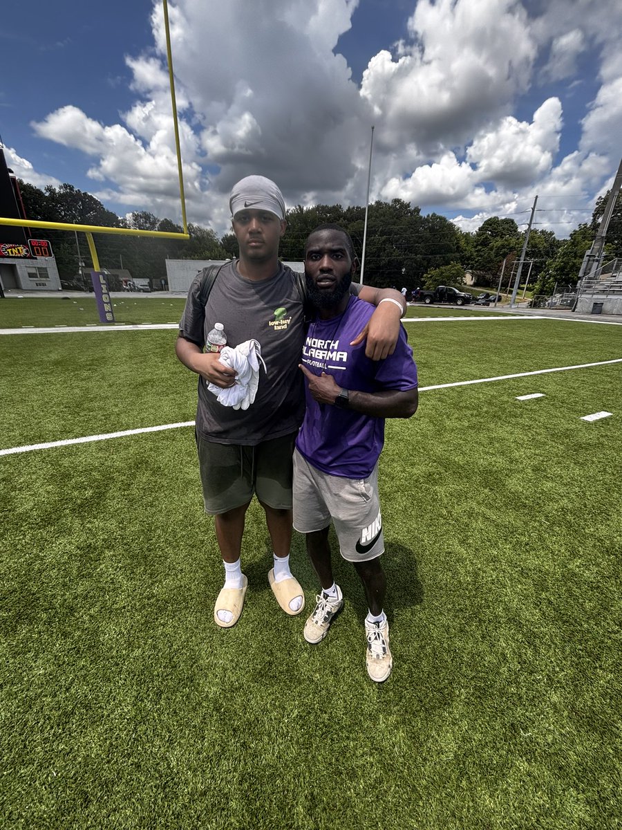 Malaki Thomas (@cxsh_malaki) on Twitter photo After a great conversation with <a href="/iamErvgotti_21/">Deeandre Ervin.</a> I’m grateful and happy to announce My first D1 offer from The University of North Alabama <a href="/CoachMyronHend/">Myron Henderson</a> <a href="/LeroyHood/">Coach Hood</a> <a href="/BrentDearmon/">Brent Dearmon</a> After a great conversation with <a href="/iamErvgotti_21/">Deeandre Ervin.</a> I’m grateful and happy to announce My first D1 offer from The University of North Alabama <a href="/CoachMyronHend/">Myron Henderson</a> <a href="/LeroyHood/">Coach Hood</a> <a href="/BrentDearmon/">Brent Dearmon</a>