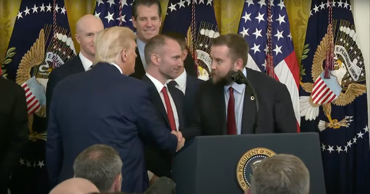 ChainLinkGod's tweet image. Sergey Nazarov shaking hands with President Trump as the GENIUS act is signed into law
Art of the deal