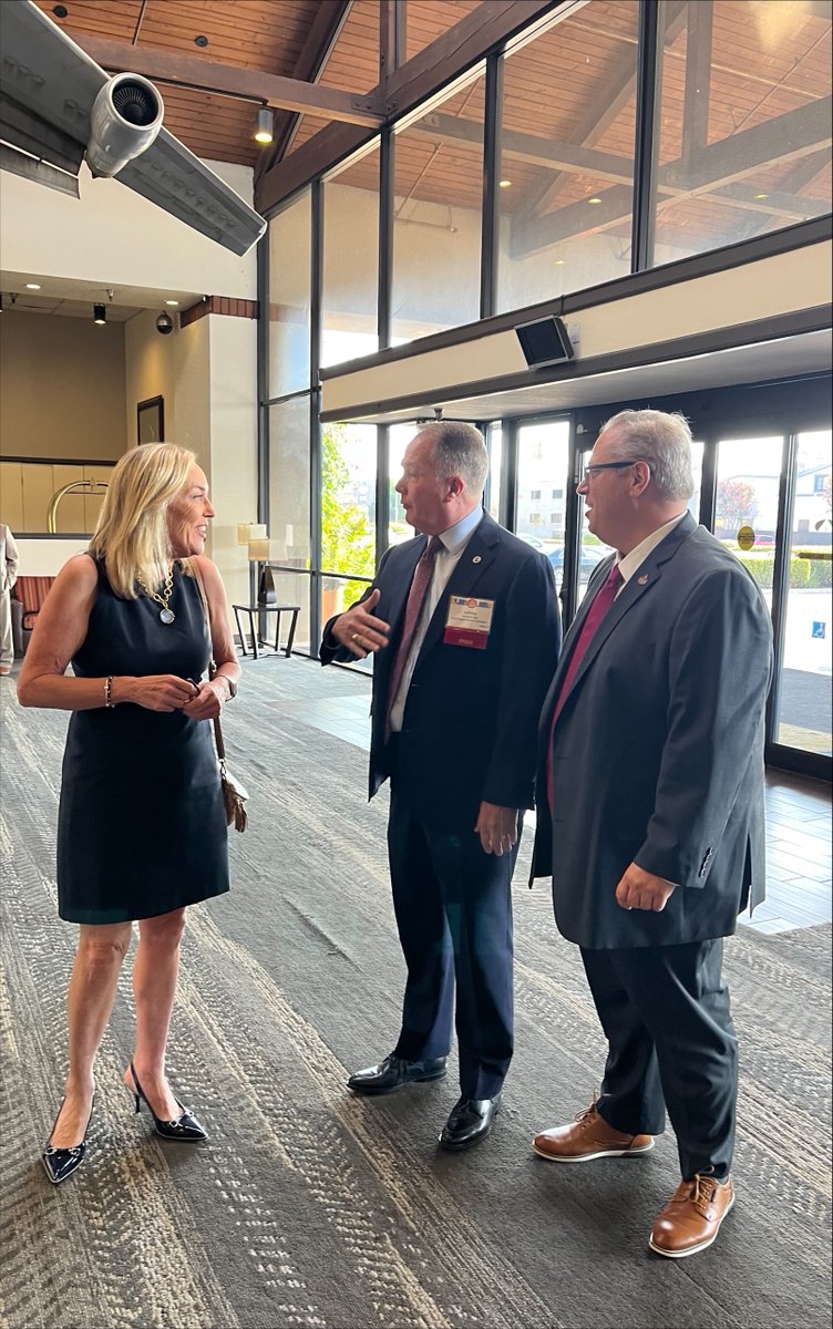 LACAssessor's tweet image. Who better to spruce up a room than an early morning talk with the Los Angeles County Assessor? It was a pleasure to speak at @VICASFValley County Officeholders&apos; Fireside Chat &amp;amp; Breakfast Reception yesterday, and share resources and information with the Valley business community.