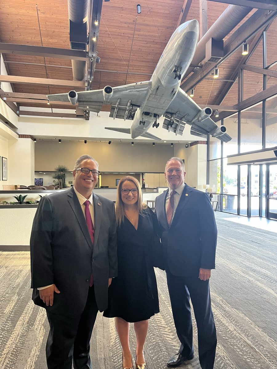 LACAssessor's tweet image. Who better to spruce up a room than an early morning talk with the Los Angeles County Assessor? It was a pleasure to speak at @VICASFValley County Officeholders&apos; Fireside Chat &amp;amp; Breakfast Reception yesterday, and share resources and information with the Valley business community.