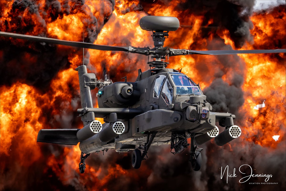 darealnjennings's tweet image. This was by far the highlight of the first RIAT show day! I'd been after this photo for a long time, I almost had it before, but was in slightly the wrong place, made no mistake this time! 🔥🔥🔥