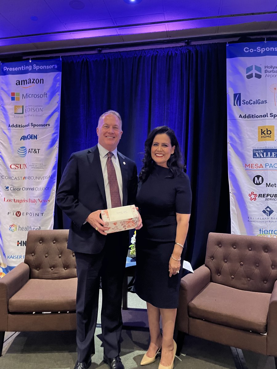 LACAssessor's tweet image. Who better to spruce up a room than an early morning talk with the Los Angeles County Assessor? It was a pleasure to speak at @VICASFValley County Officeholders&apos; Fireside Chat &amp;amp; Breakfast Reception yesterday, and share resources and information with the Valley business community.