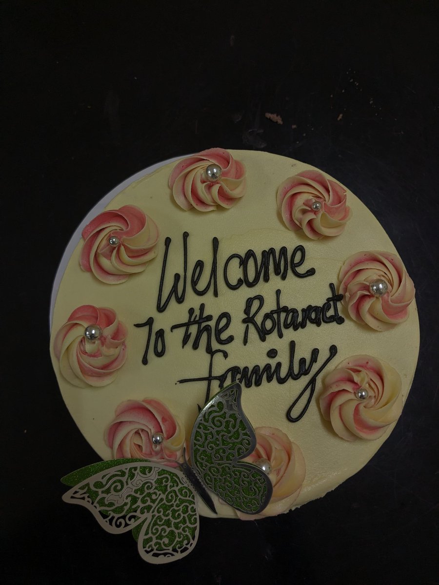 UCURotaract13's tweet image. To the Family that keeps on growing🥂
A warm welcome to the newly inducted Rotaractors.
The numbers for a good cause will never be overwhelming.
A special thank you to the Guest of honor ADRR Isaac Agaba for making the day memorable with words of wisdom.
#rotaryinternational