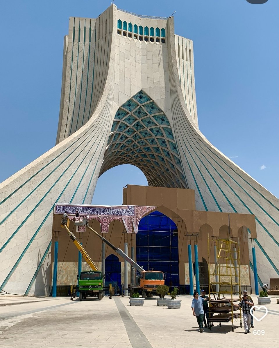 saeedshariati's tweet image. بعضیها "امتگرا" هستند، خوب با خودشان خوشنودند و تکلیفشان روشن است.
بعضیهای "ملتگرا" هستند، خوب آنهم خرسندند و وظیفه خود را میدانند.
بعضیها هم این وسط "املتگرا" هستند. و ول معطلند.
نمونه کار "املتگرایان" 👇👇