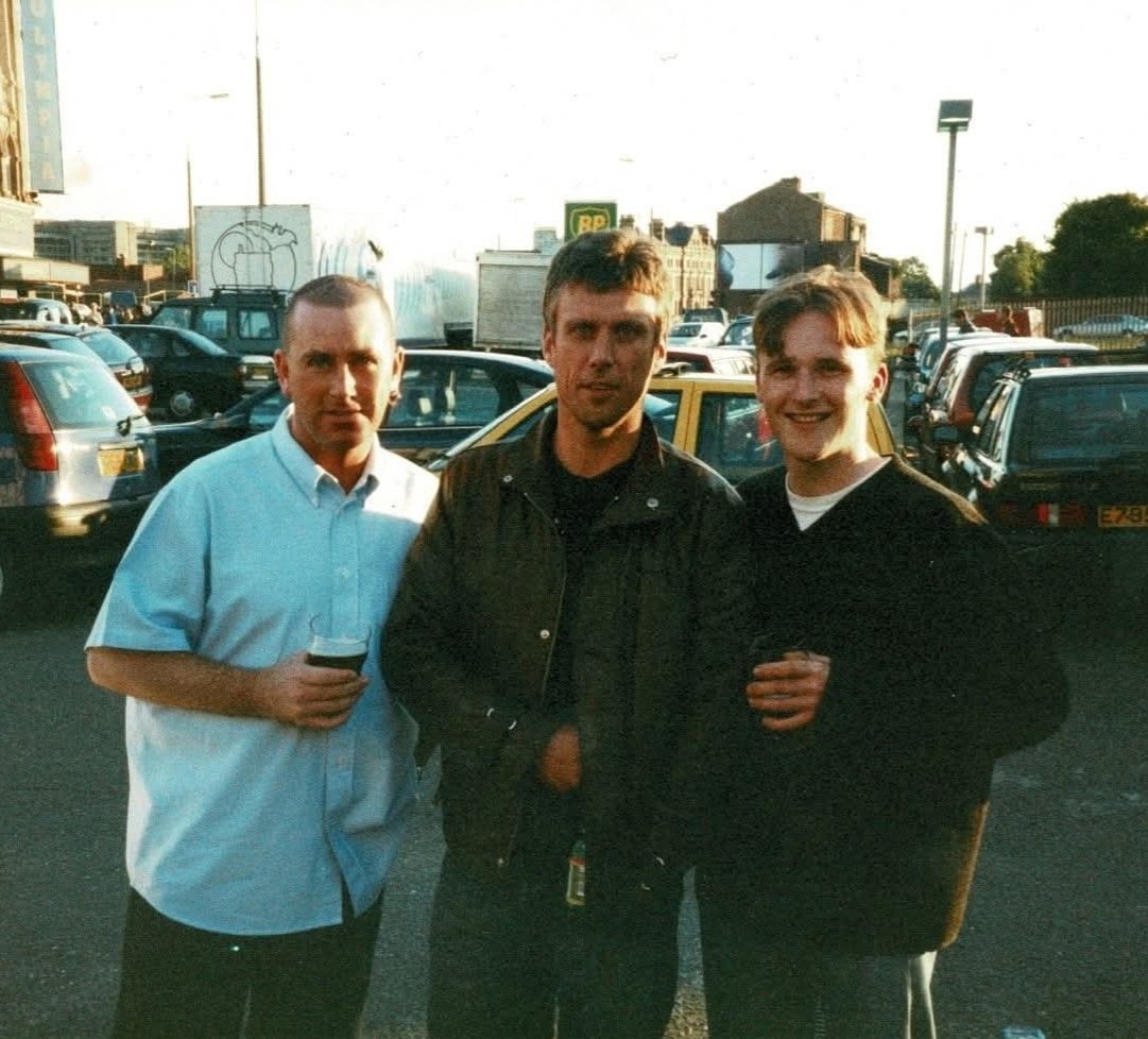 FACT290's tweet image. Corby Order with Bez, 24 years ago this very day.