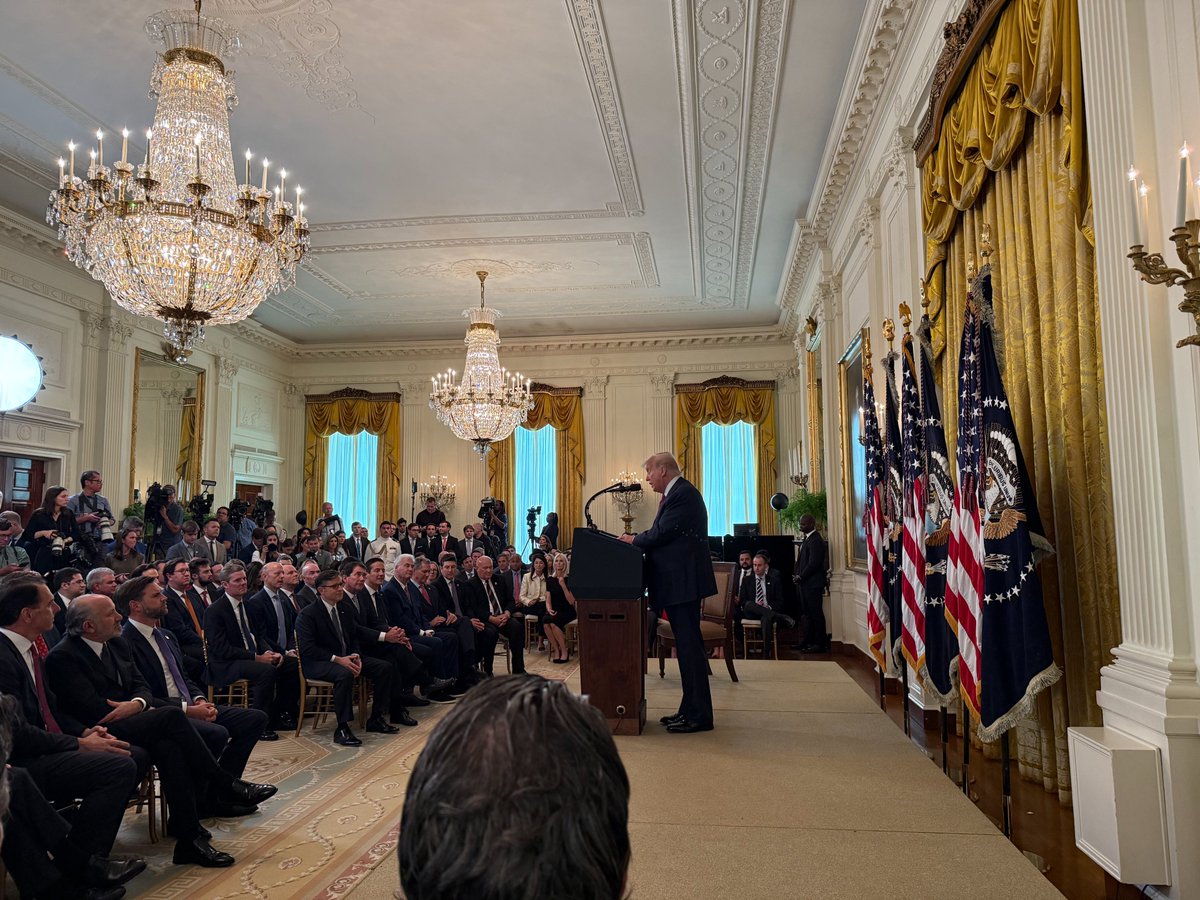 PatrickMcHenry's tweet image. Honored to be at the @WhiteHouse for the signing of the GENIUS Act. Thanks to @RepFrenchHill, @RepBryanSteil, & @SenatorHagerty for their leadership on this important first step to provide regulatory clarity for digital assets in the US.