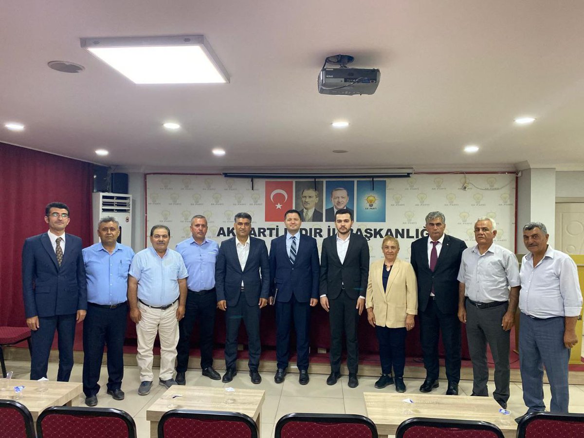 AK Parti Genel Merkez Seçim İşleri Başkan Yardımcımız Sn. Muhammed Fatih Toprak, teşkilatımızı ziyaret etti. Nazik ziyaretleri ve teşkilatımıza gösterdikleri ilgi için kendilerine teşekkür ediyor, çalışmalarında başarılar diliyoruz.
