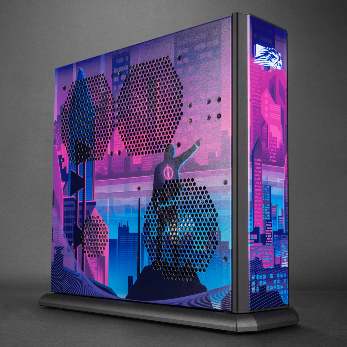 FalconNW's tweet image. 📷Friday's Foto: This cityscape on a Tiki micro-tower was AI generated. Our client uploaded a reference photo, & AI tweaked it into a slick piece of art.
AI image tools have become a popular way for our customers to deliver high quality art for us to make their Falcon PCs unique.