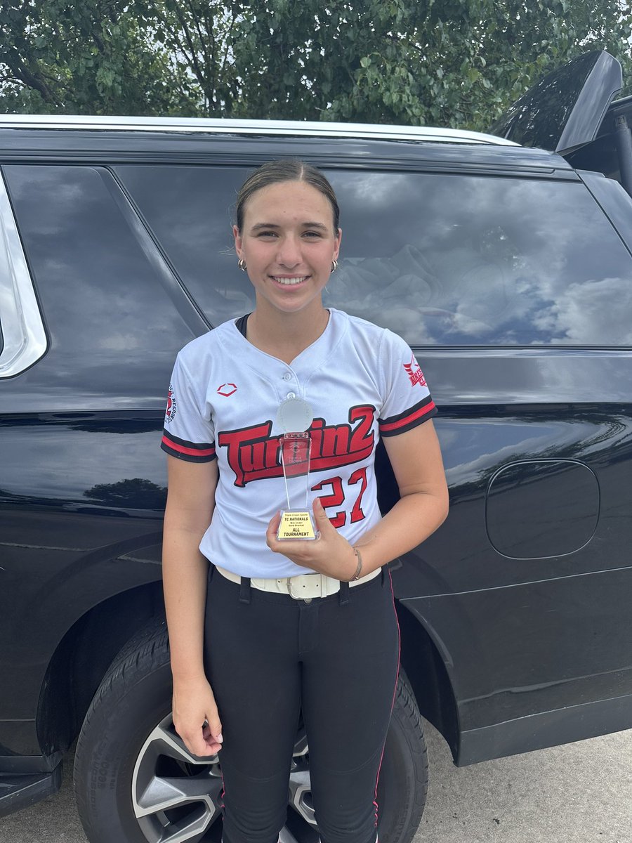 paigenicole2027's tweet image. Still speechless.
TC Nationals Gold division champs in Missouri 🥇
Being nominated for the All-Tournament Team is an honor I’ll never forget!
AFCS in Kokomo up next — we’re not done yet. #keepthepartyrolling
@T2Robeson @Kenzie_LongT2