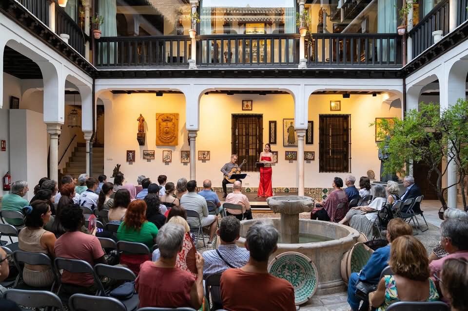 ✨Esta semana tuve el privilegio de cantar en el Granada Guitar Festival Antonio Marín, junto al guitarrista José Luis Ruiz del Puerto. Fue un concierto lleno de intimidad y conexión. Quiero agradecer de corazón la cuidada organización del festival y el cariño recibido. Granada💛
