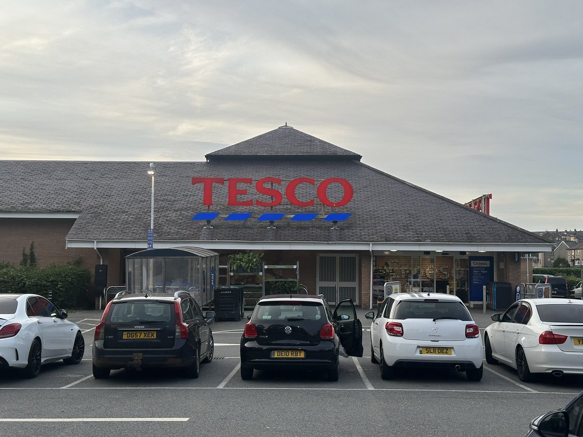 welsh big tesco time!! 🏴󠁧󠁢󠁷󠁬󠁳󠁿