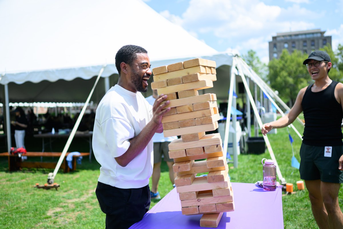 WhiteheadInst's tweet image. Here are some highlights from Whitehead Institute's annual summer BBQ! ☀️🌭
As per tradition, we had some friendly competition between labs, playing tug of war and giant jenga.