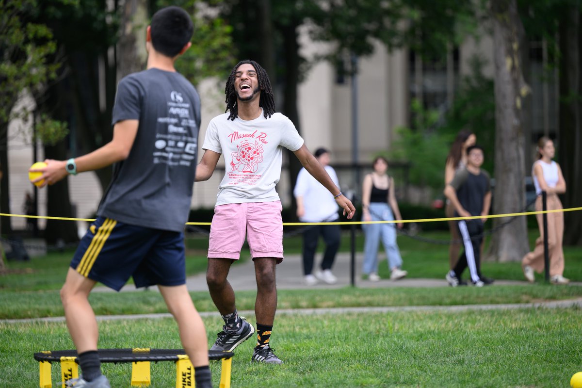 WhiteheadInst's tweet image. Here are some highlights from Whitehead Institute's annual summer BBQ! ☀️🌭
As per tradition, we had some friendly competition between labs, playing tug of war and giant jenga.