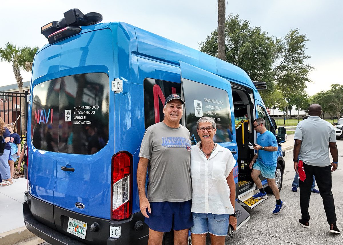 JTAFLA's tweet image. Last week, JTA employees cheered the Jumbo Shrimp on to victory while celebrating the recent launch of NAVI, the nation’s first public transportation service powered by autonomous vehicles (AVs).
It was a great night of baseball, team spirit, and innovative mobility! 🚙 ⚾…