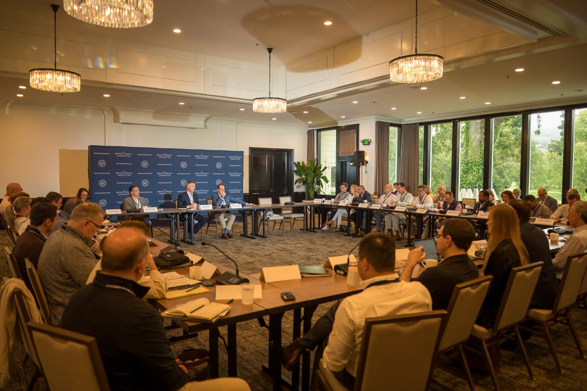 SenatorBanks's tweet image. Great to speak with the @ReaganInstitute Strategy Group earlier this month about the similarities between President Trump’s effective peace through strength agenda and President Reagan’s foreign policy.
Strong, clear, and focused on putting America first.
