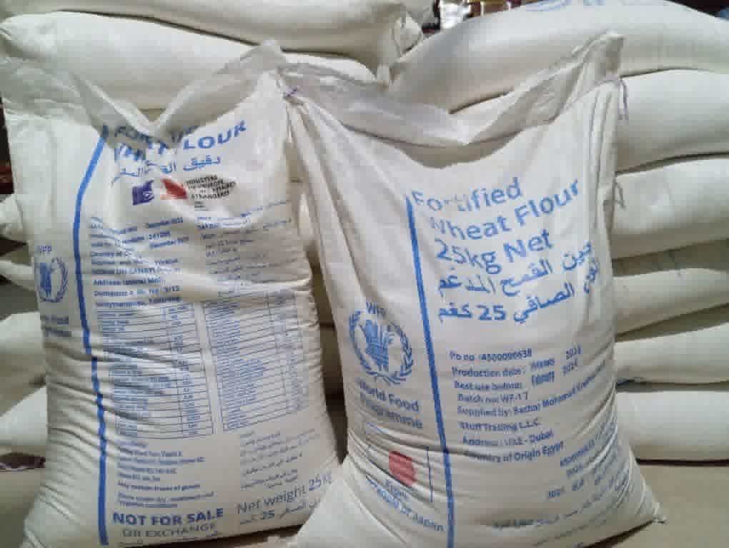 malek_qamar7's tweet image. I beg you, take what you want and give us a sack of flour — we are dying of hunger.