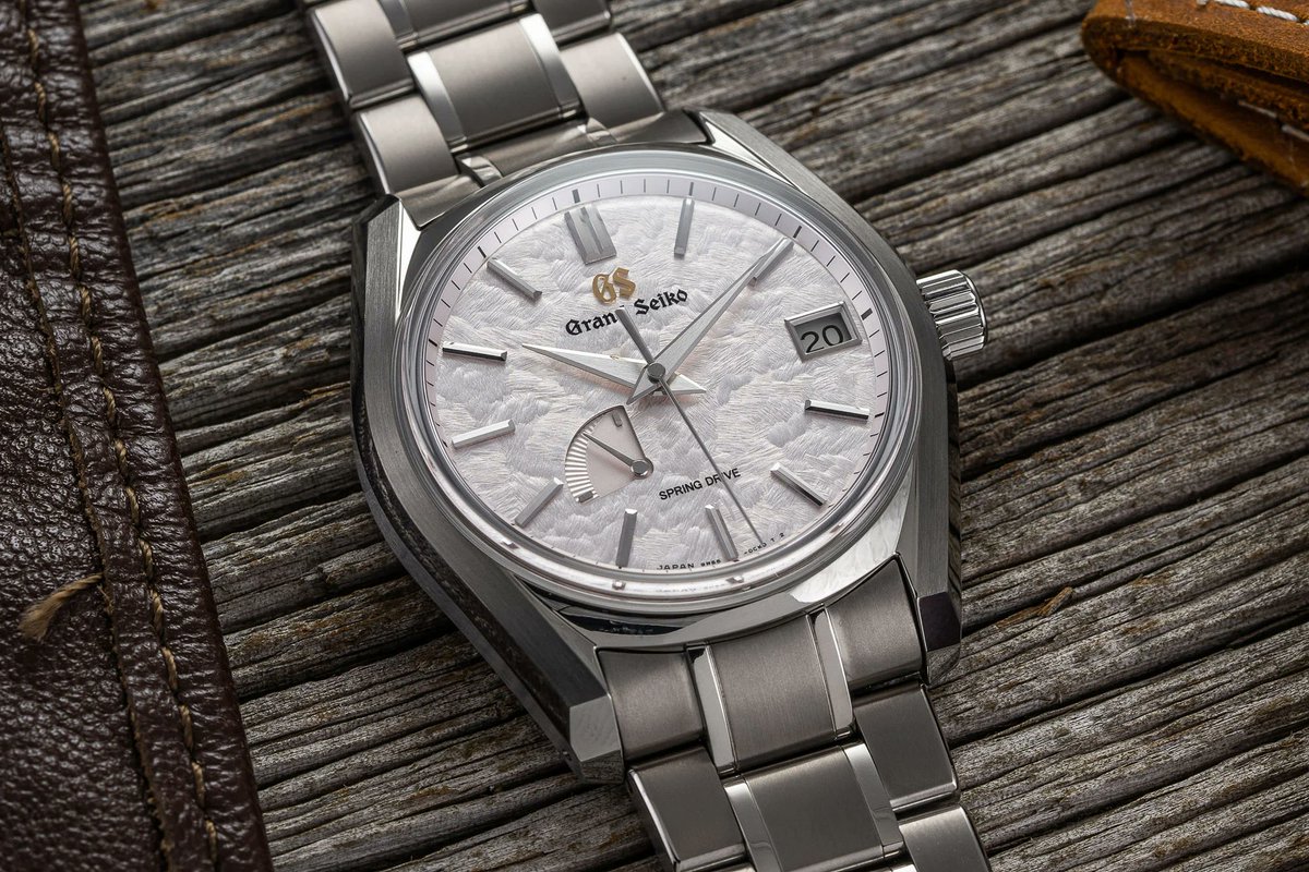 baldassarreted's tweet image. Today, our Editor, Danny Milton, shares an in-depth review of one of Grand Seiko's most iconic watches of all time, the SBGA413 "Shunbun." Read it now at the link below!
teddybaldassarre.com/blogs/watches/…
#GrandSeiko #Shunbun #Watches #WatchCommunity #WatchEnthusiast