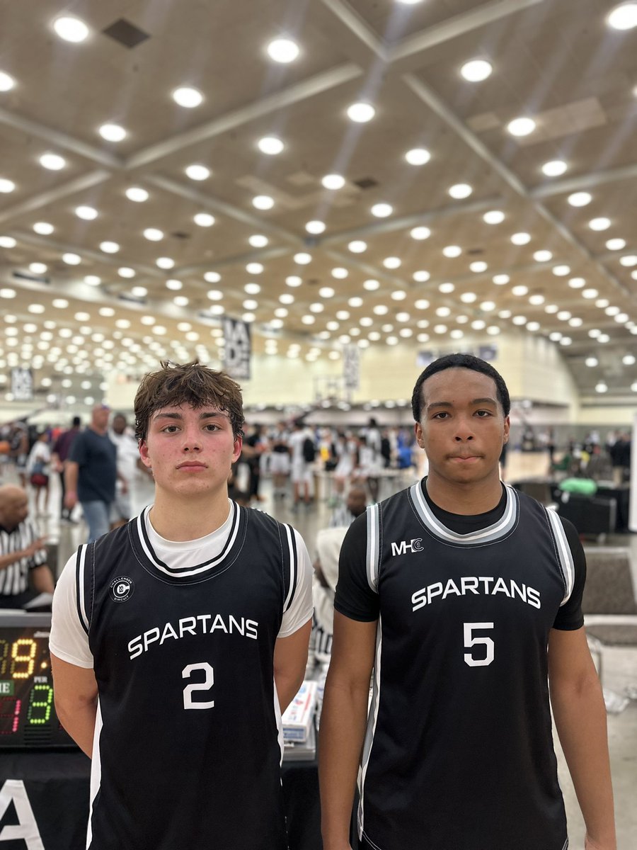 Team Spartans 2028 just pulled off a huge victory against Mississauga Monarchs. 

Jake Fortier (left) is one of the best table-setting guards in all of MHC, averaging 12 assists between two games here at Summer Live Finale. 

Dennis Lynch also played well with 18 pts in the win.