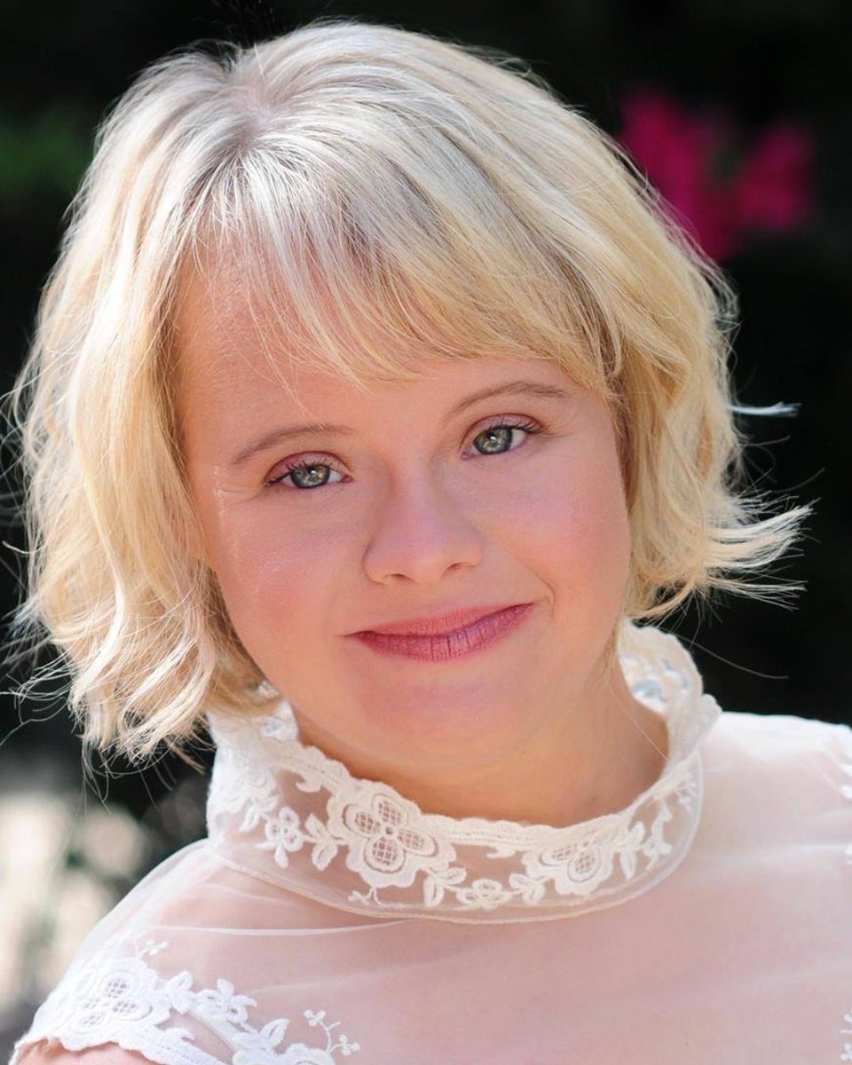sagaftra's tweet image. Happy #DisabilityPrideMonth, #LaurenPotter! You may recognize her as Becky Jackson from '#Glee.' In an interview, Lauren said, "I'm really proud that I have Down syndrome and have been able to grow as an actor and show the world that Down syndrome doesn't stop me." #FeatureFriday