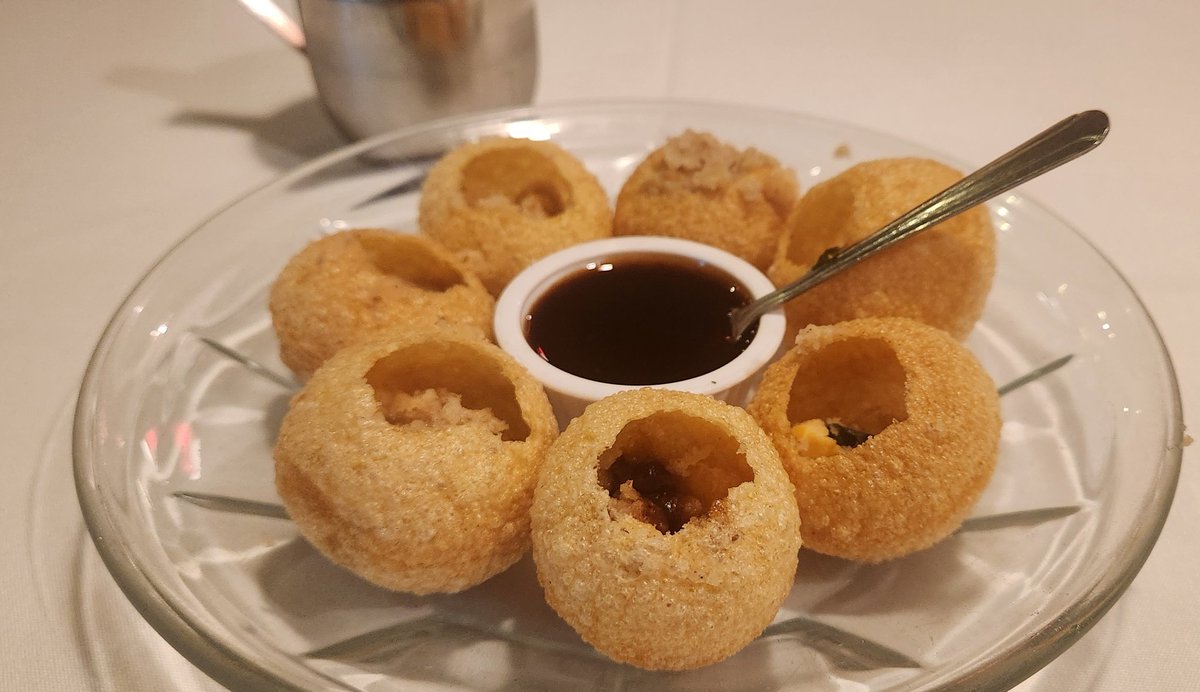UnbelievablyV's tweet image. Kicking off my weekend with some takeout and an appetizer while I wait. #panipuri