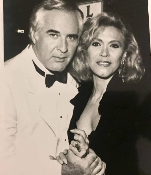 frantonyochoa2's tweet photo. HOY #Cumpleaños La GUAPÍSIMA Y PRIMERÍSIMA GRAN ACTRIZ PUERTORRIQUEÑA #SONIANOEMI Abrazo Fuerte #FotoHOMENAJE Novela #ColorDePiel Con #ROGELIOGUERRA #Telemundo @horadlanovela @isitaymeme @CaroMd8 @susana018 @ReySantiago122 @TianguisDe @AR_Bochinche @FelixAndresC @diana_saavedraP https://t.co/sKIarY7St4