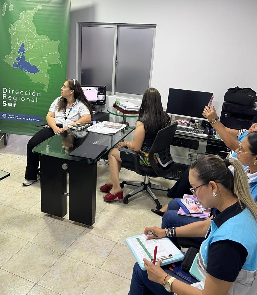 Supersalud's tweet image. Esta mesa está liderada por la @Supersalud a través de su #RegionalSur, y se realiza con el ánimo de buscar la mejora de la capacidad institucional y garantizar una atención oportuna y de calidad para la población florenciana.