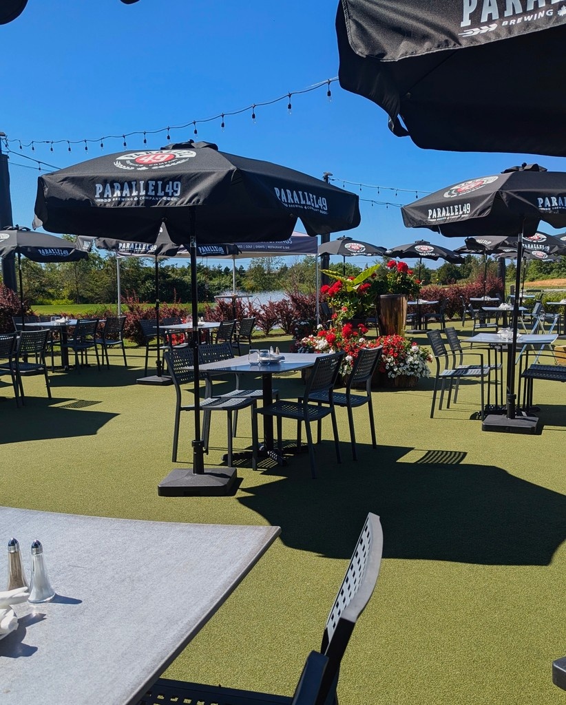 Let the summer vibes roll. 🎶 Live Music on the Fairway Patio is back every Wednesday to Sunday from 5pm - 7pm at Pat Quinn's Restaurant &amp; Bar!! With stunning views, bold flavours, and groovy tunes, it’s the perfect way to spend your evening ➡️ bit.ly/3N6cPX2