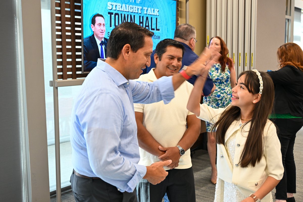 TMFtx's tweet image. I had the honor of presenting Sophia Varela, a fifth grader at Franklin Elementary, with a House Resolution at my recent Town Hall! She is a bright and promising young Texan, and I’m so excited for her future.
Sophia was selected to interview civil rights icon Sylvia Mendez, who…