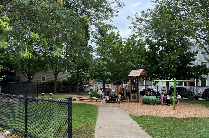 RIDeptEd's tweet image. Commissioner @AInfanteGreen toured the Dr. Martin Luther King Jr. Community Center in Newport today. It offers a literacy, science and math-based summer program w/ support from #Learn365RI funding. It also fights hunger through its food pantry & meal programs #SummerLearningWeek