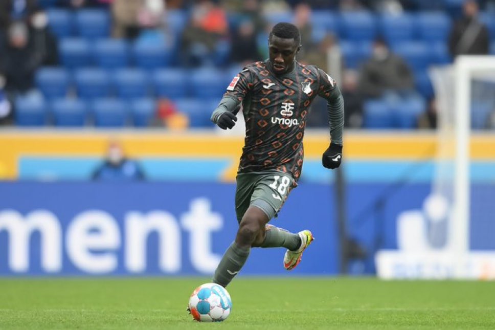 🚨Diadie Samassekou Kayseri’ye geldi. Oyuncu ile 2+1 yıllık anlaşma sağlandı.

(Reşat Can Özbudak)