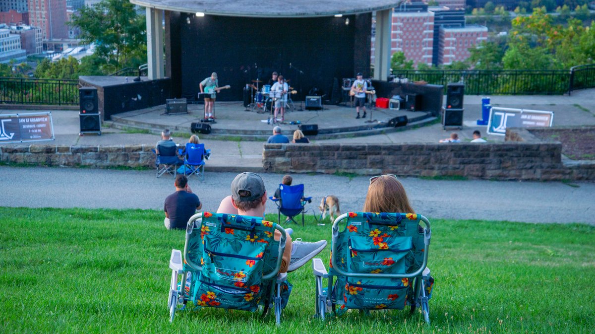 PghEventsOffice's tweet image. Jam at Grandview returns to rock the skyline in August with live music, local brews, & one of the City’s best views from Grandview Park!
8/2 Sunny Daze & The Weathermen
8/9 9FiftySeven
8/16 M E L T - Pittsburgh
8/23 Wild Blue Yonder
8/30 SamJAMwich
Details:…