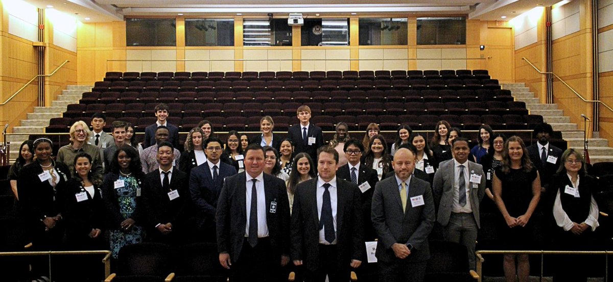 UnderSecPD's tweet image. Congratulations to the 2025-2026 @StateDept Gilman and Critical Language Scholarship Alumni Ambassadors. Delighted to address our alumni, whose expertise will continue to bolster American competitiveness and national security for years to come.