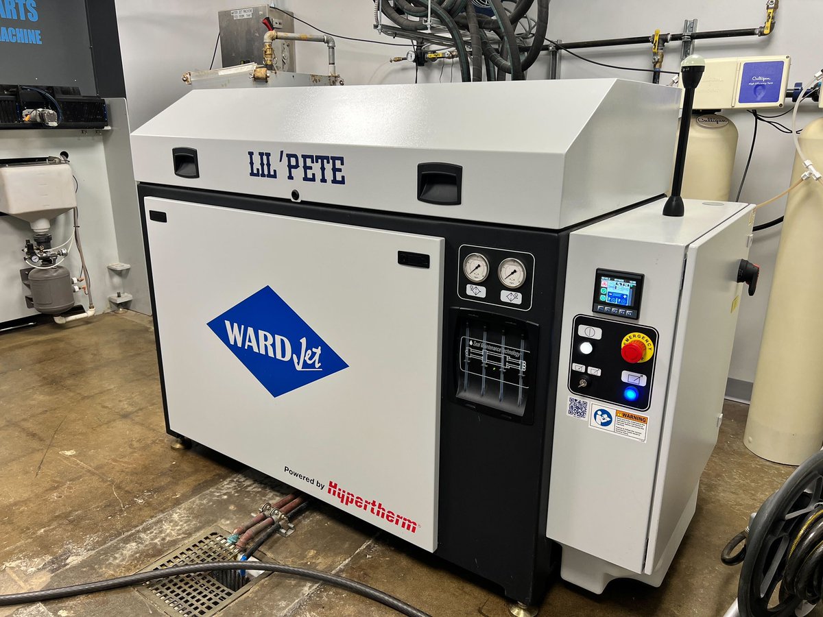 kostascrypto's tweet image. The Sui robots team led by @irvinxyz and @JohnNaulty is playing with dangerous things! Sui Waterjet cutting today and tomorrow 👀. I smell Sui hardware!