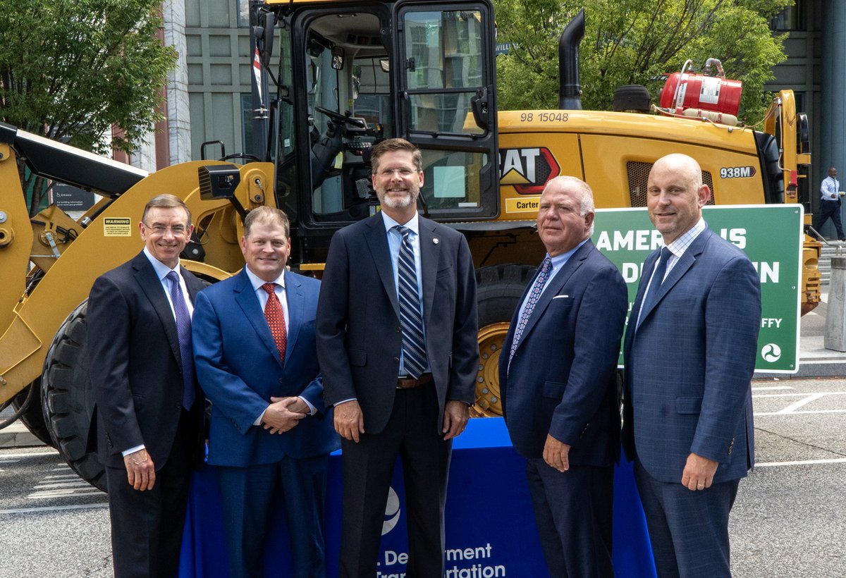 USDOTFHWA's tweet image. .@USDOT Senior Advisor Sean McMaster met with industry stakeholders at USDOT Headquarters on July 17 to discuss surface transportation reauthorization priorities. Pictured here: Representatives from the American Roads and Transportation Builders Association (@ARTBA), the American…