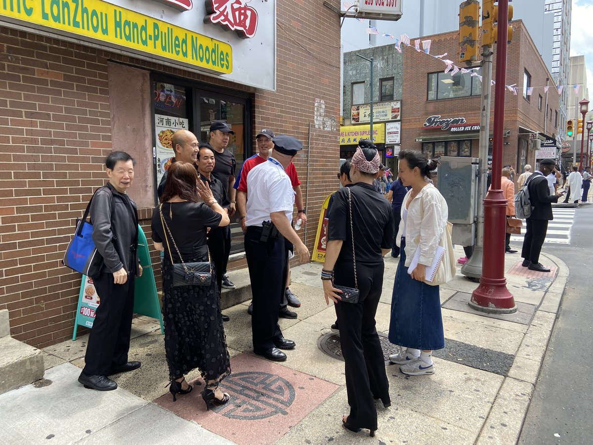 PPDMGillespie's tweet image. Many thanks to the Chinatown Business Community for their time as we continue - the @PhillyPolice CPD Summer Block Series. Walk - Talk - Build Relationships.
@PPD09Dist @PPDComPrtBureau